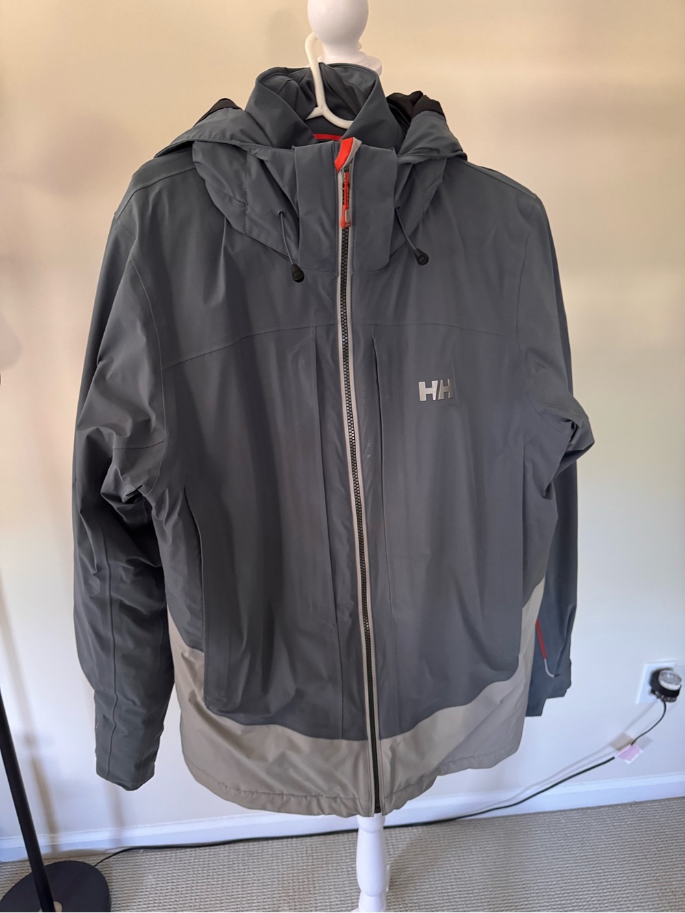 Helly Hansen Men's Two-Tone Gray Ski Jacket